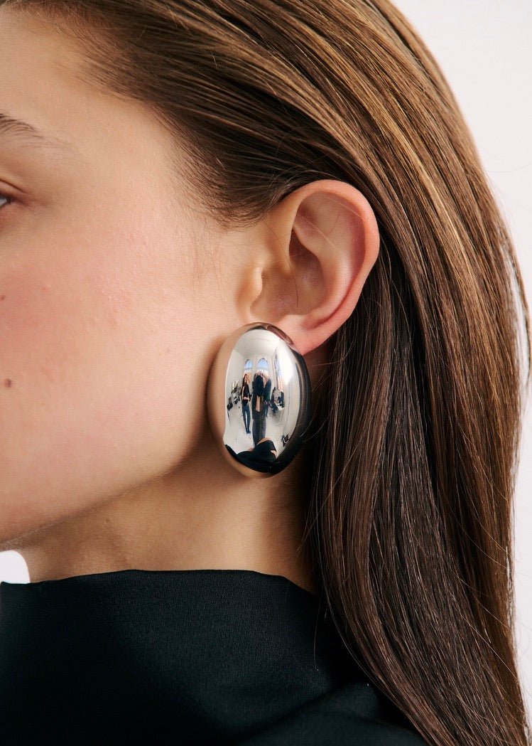 Ovale Earring In Rhodium Silver by Anna Rossi Jewellery - view 4