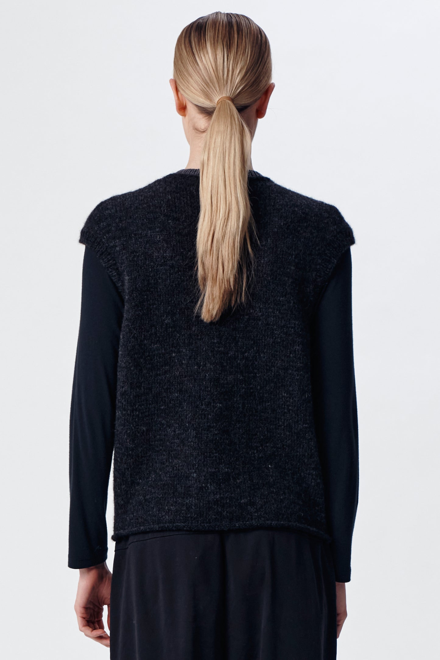 VEST W CONTRAST KNIT V_NECK LINE