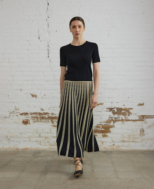 FLARED KNITTED BLACK & WHITE SKIRT