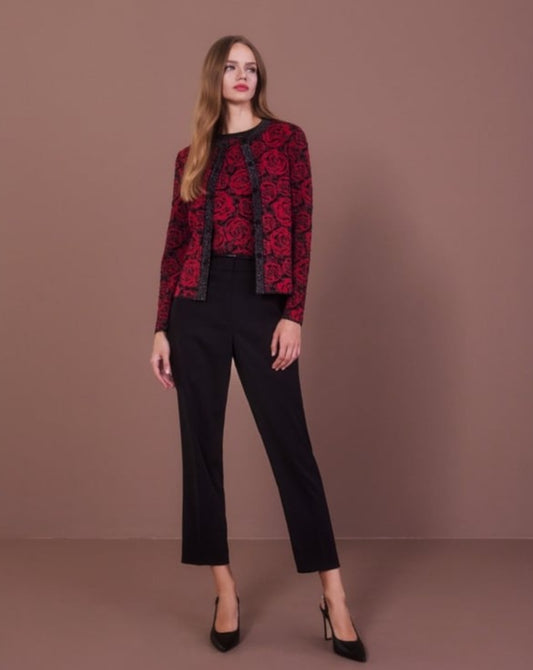 THE FUZHOU PANTS W A FEMININE SHAPE