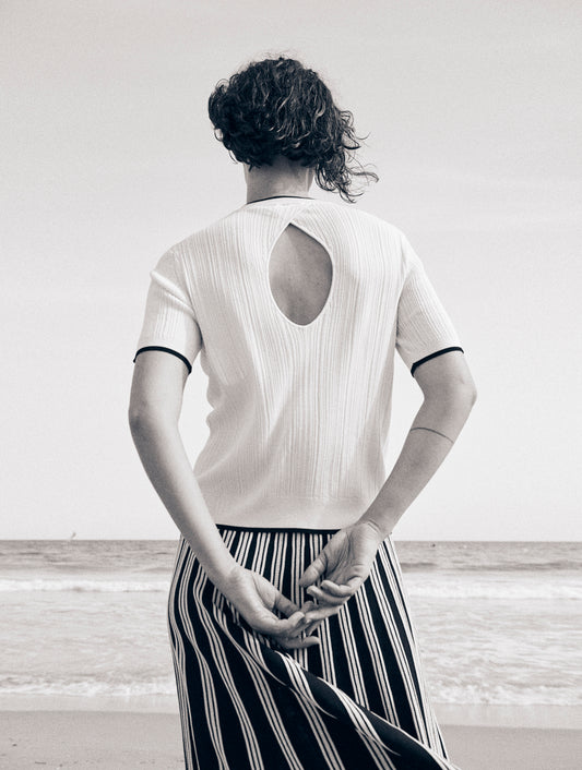 KNITTED CREW NECK SWEATER W CONTRASTING TRIM