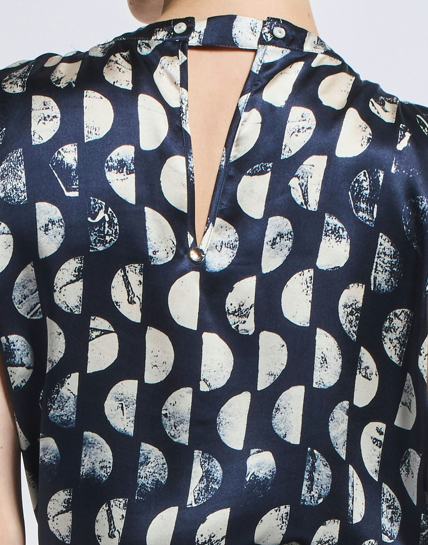 PERFECTIONIST SLEEVELESS DRESS W PRINT