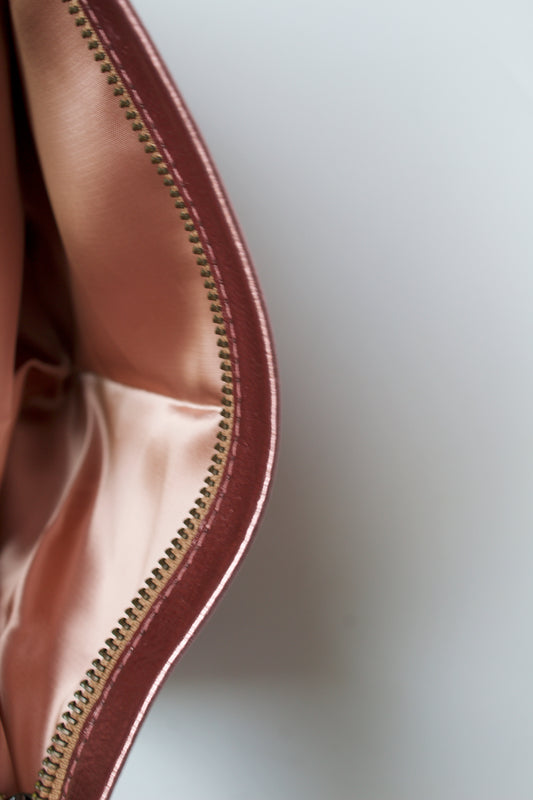 "THE CLUTCH" METALLIC PINK