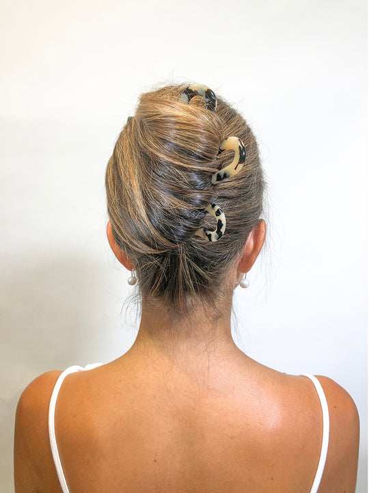 AMBER TORTOISESHELL HAIR PIN