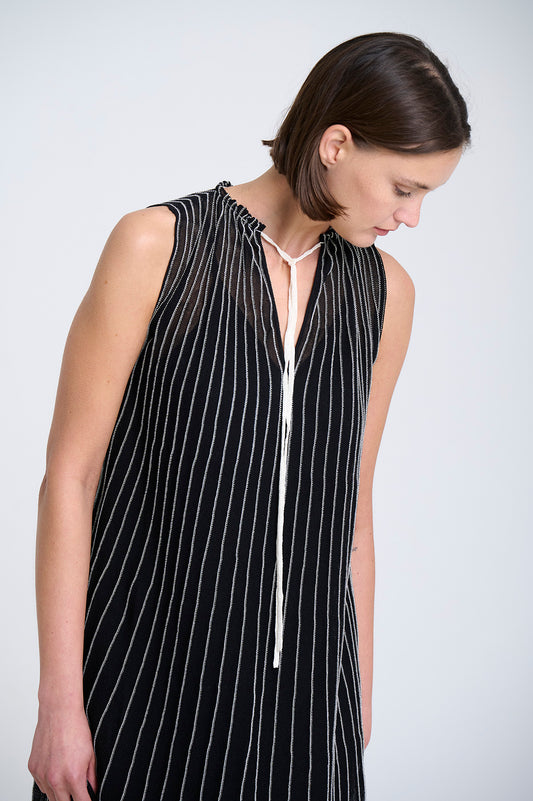 V-NECK KNTTED DRESS BLACK & WHITE STRIPES