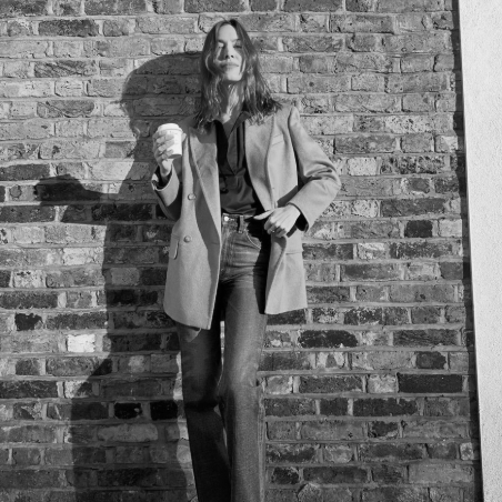 A BLAZER IS THE ULTIMATE TRANS-SEASONAL STAPLE