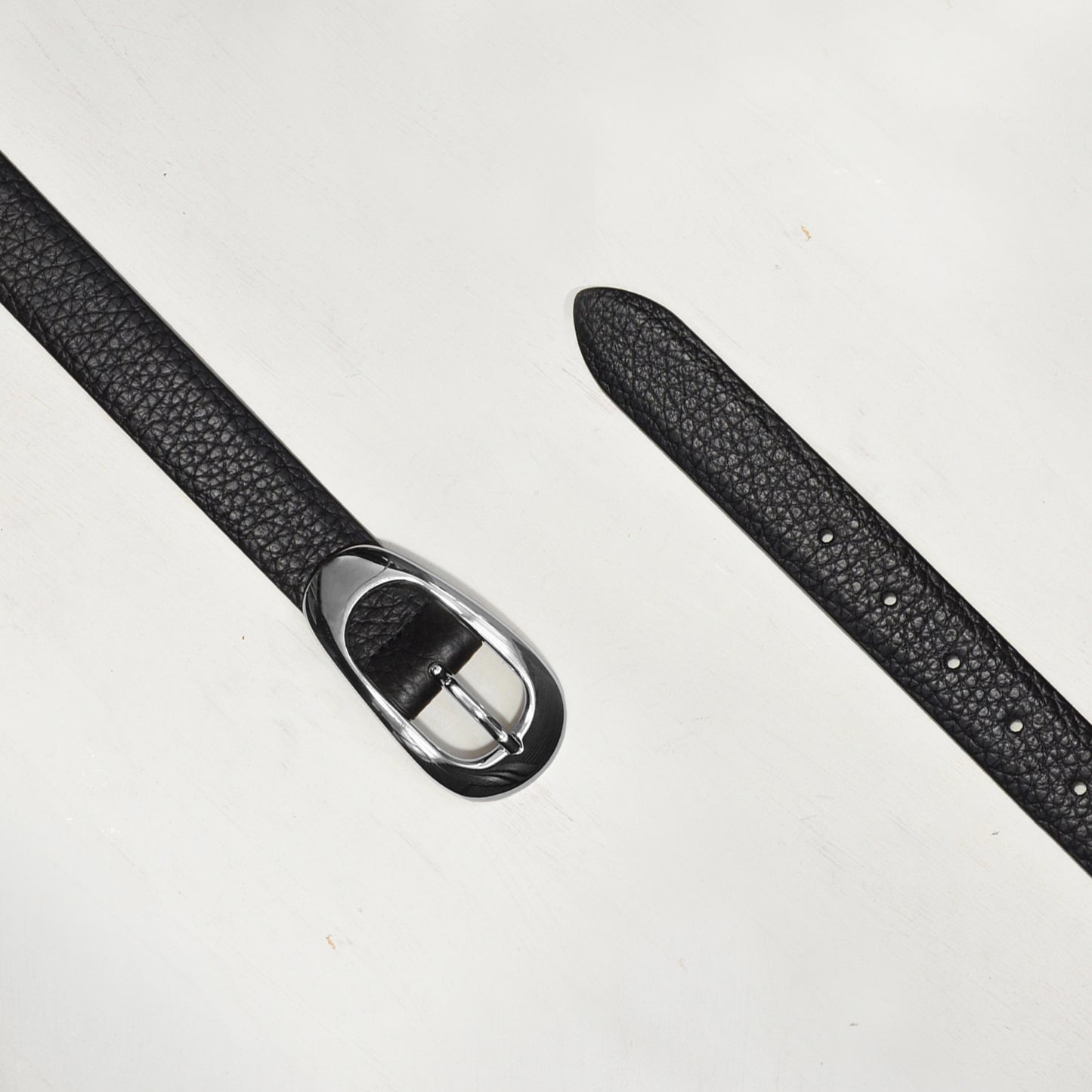 BLACK BELT W IRREGULAR SILVER OVAL BUCKLE W PEBBLE EMBOSSED LEATHER
