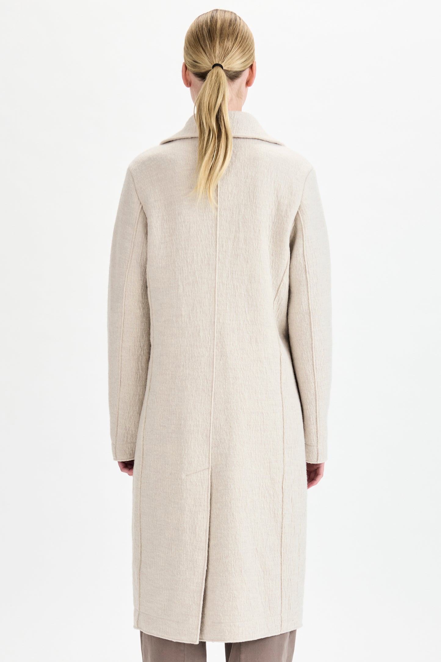 VIRGIN WOOL COAT WITH JET POCKETS. CHALK