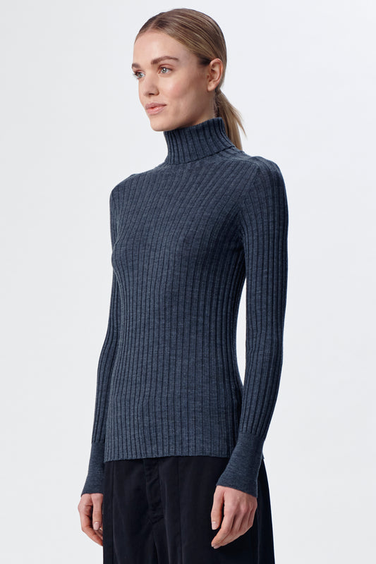 RIBBED SLIM TURTLENECK KNIT