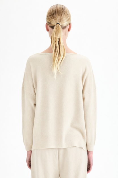 CREW NECK PULLOVER. CHALK