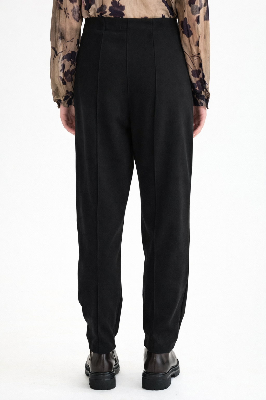 STRETCH SLIM BARREL PANT.  BLACK