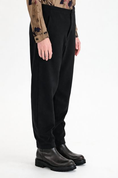STRETCH SLIM BARREL PANT.  BLACK