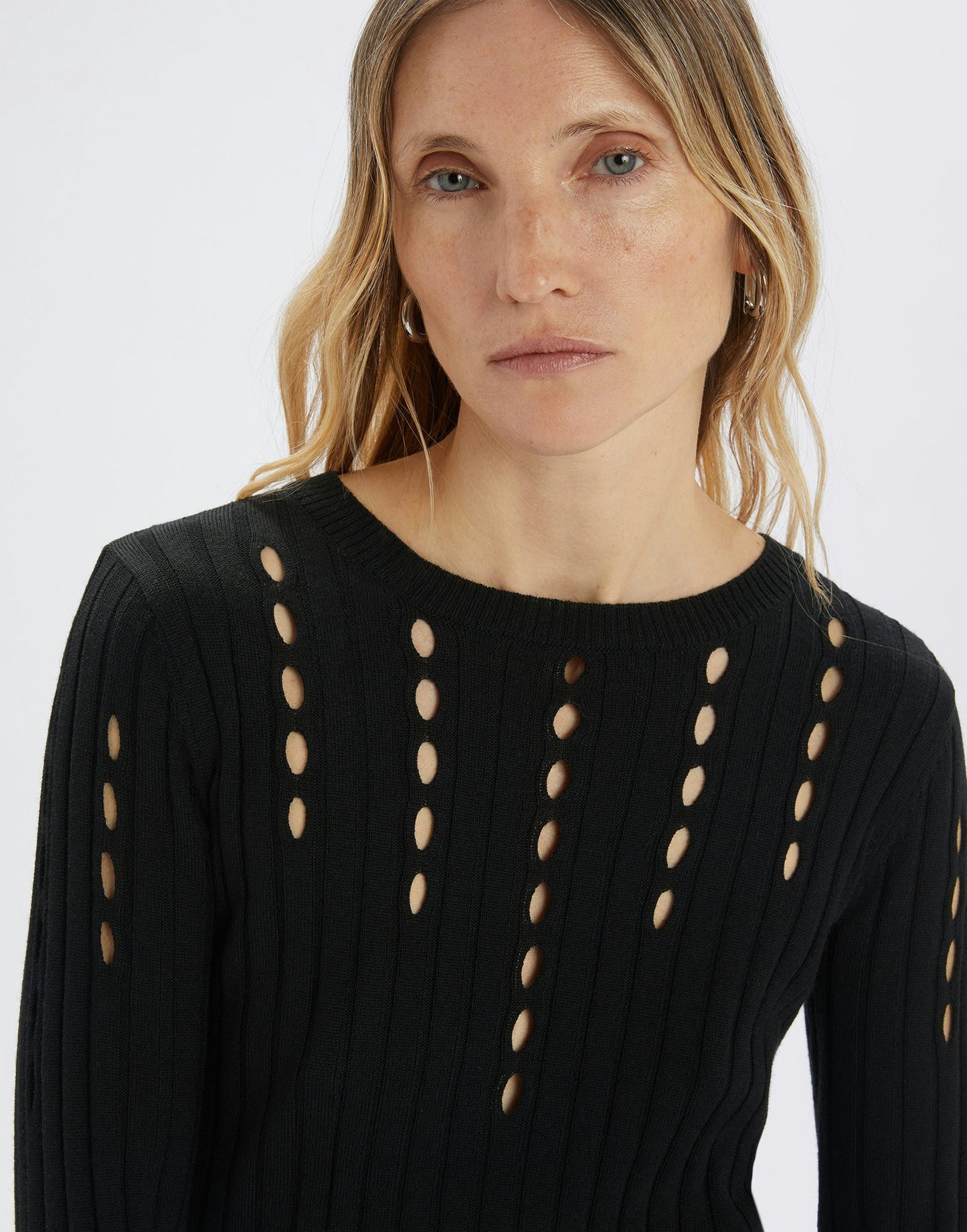 TATUM VERTICAL CUT DETAIL NECKLINE KNIT TOP