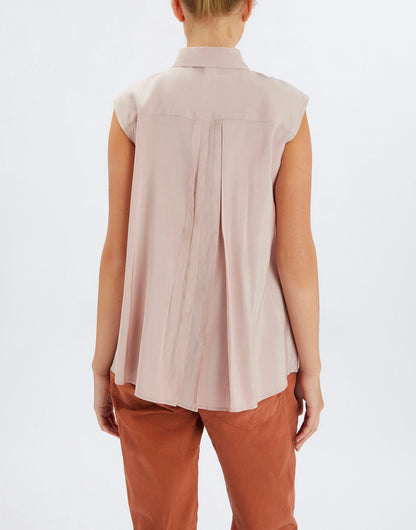 DOODLE S/L SHIRT W CASCADING FLORAL APPLIQUE