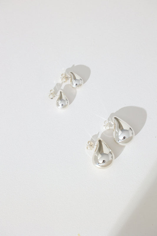 STERLING SLIVER SMALL HOLLOW FORM TEAR DROP STUDS