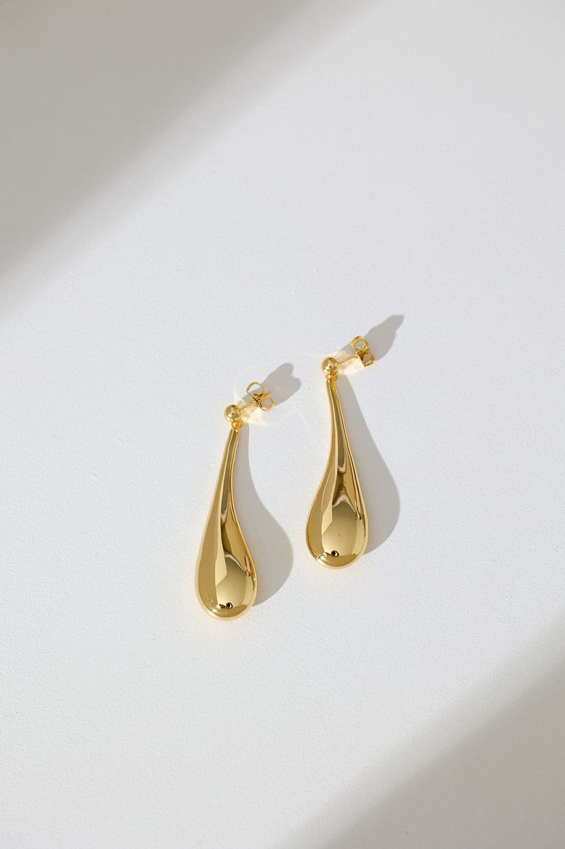 GOLD LONG HOLLOW FORM TEAR DROP STUD EARRINGS