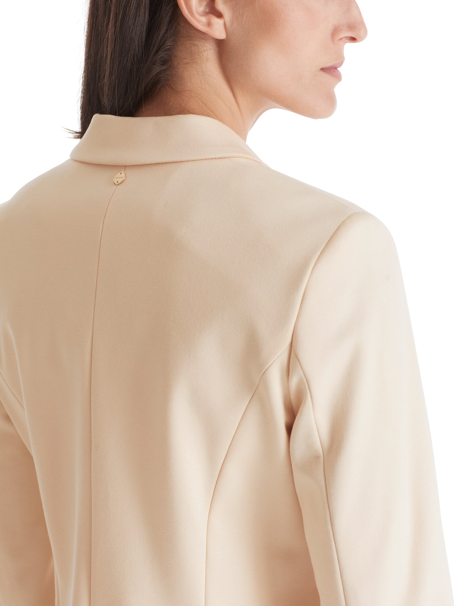 BODY HUGGING BLAZER WITH PRINCESS SEAMS