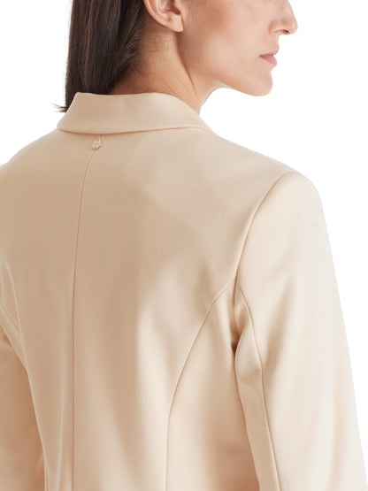 BODY HUGGING BLAZER WITH PRINCESS SEAMS