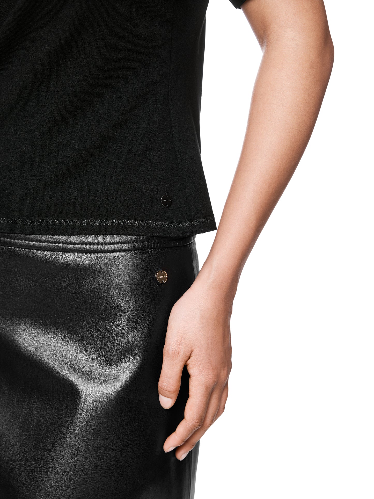 KNITTED CREW NECK T-SHIRT BLACK