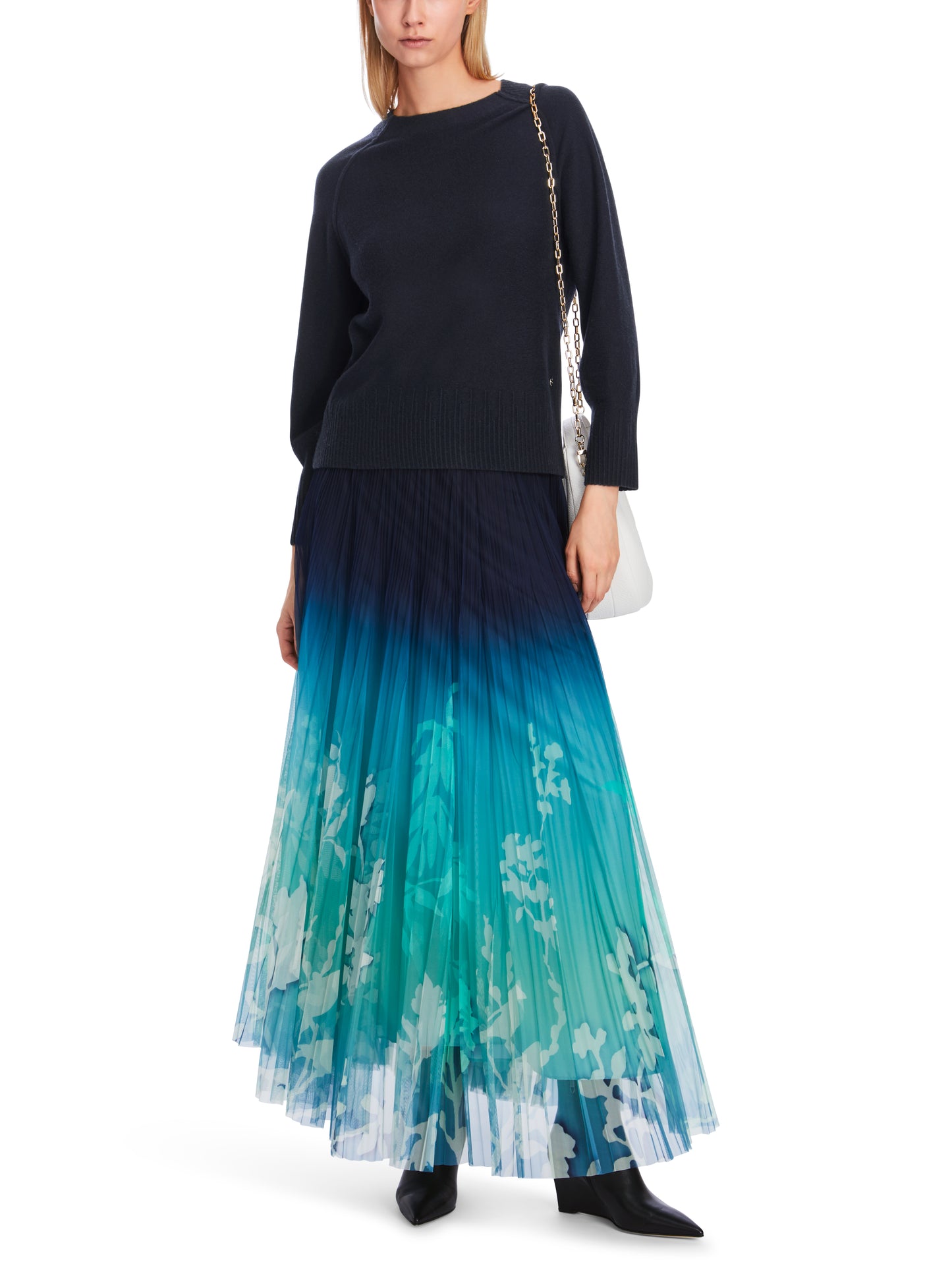 CLASSIC ROUND NECK RAGLAN SLEEVE JUMPER