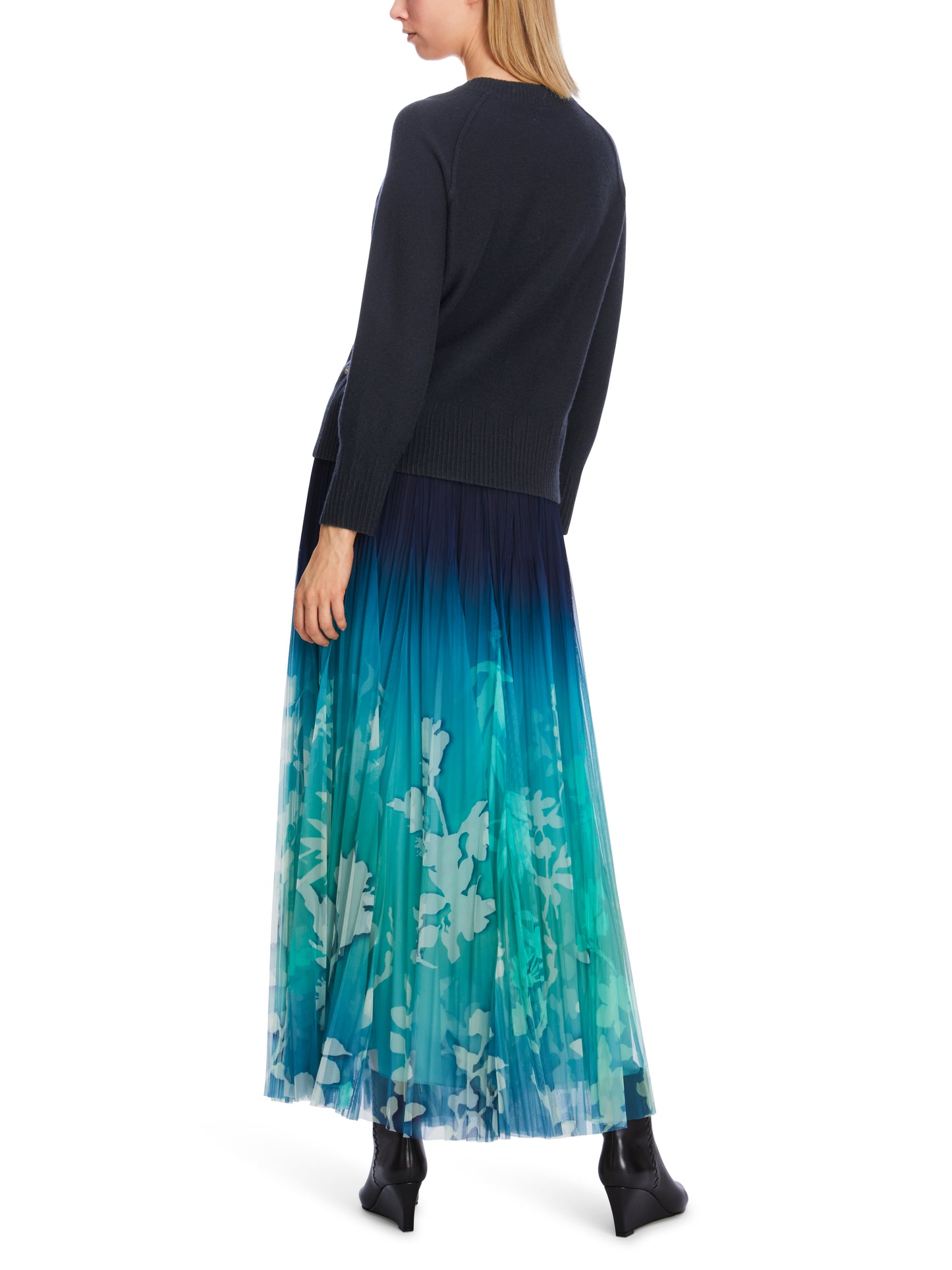 CLASSIC ROUND NECK RAGLAN SLEEVE JUMPER