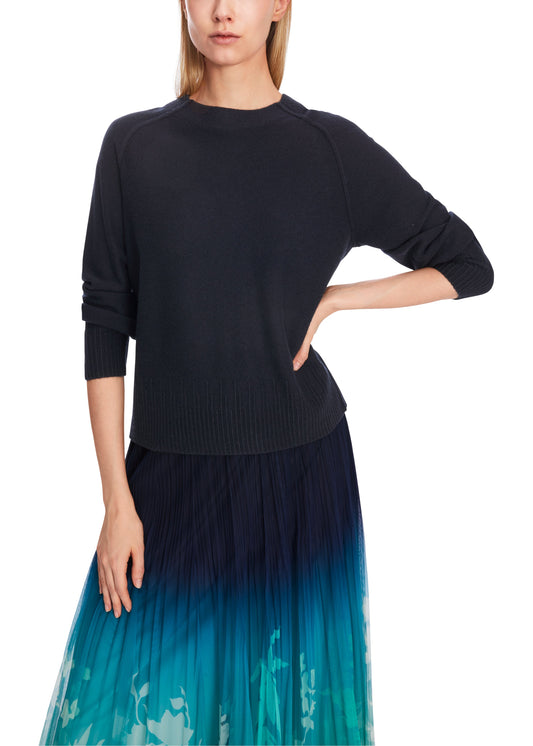 CLASSIC ROUND NECK RAGLAN SLEEVE JUMPER