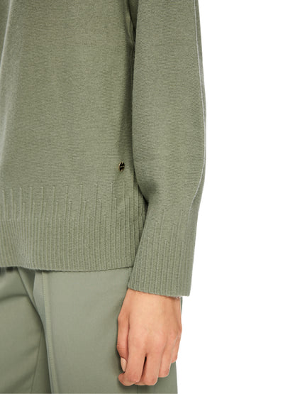 CLASSIC ROUND NECK RAGLAN SLEEVE JUMPER