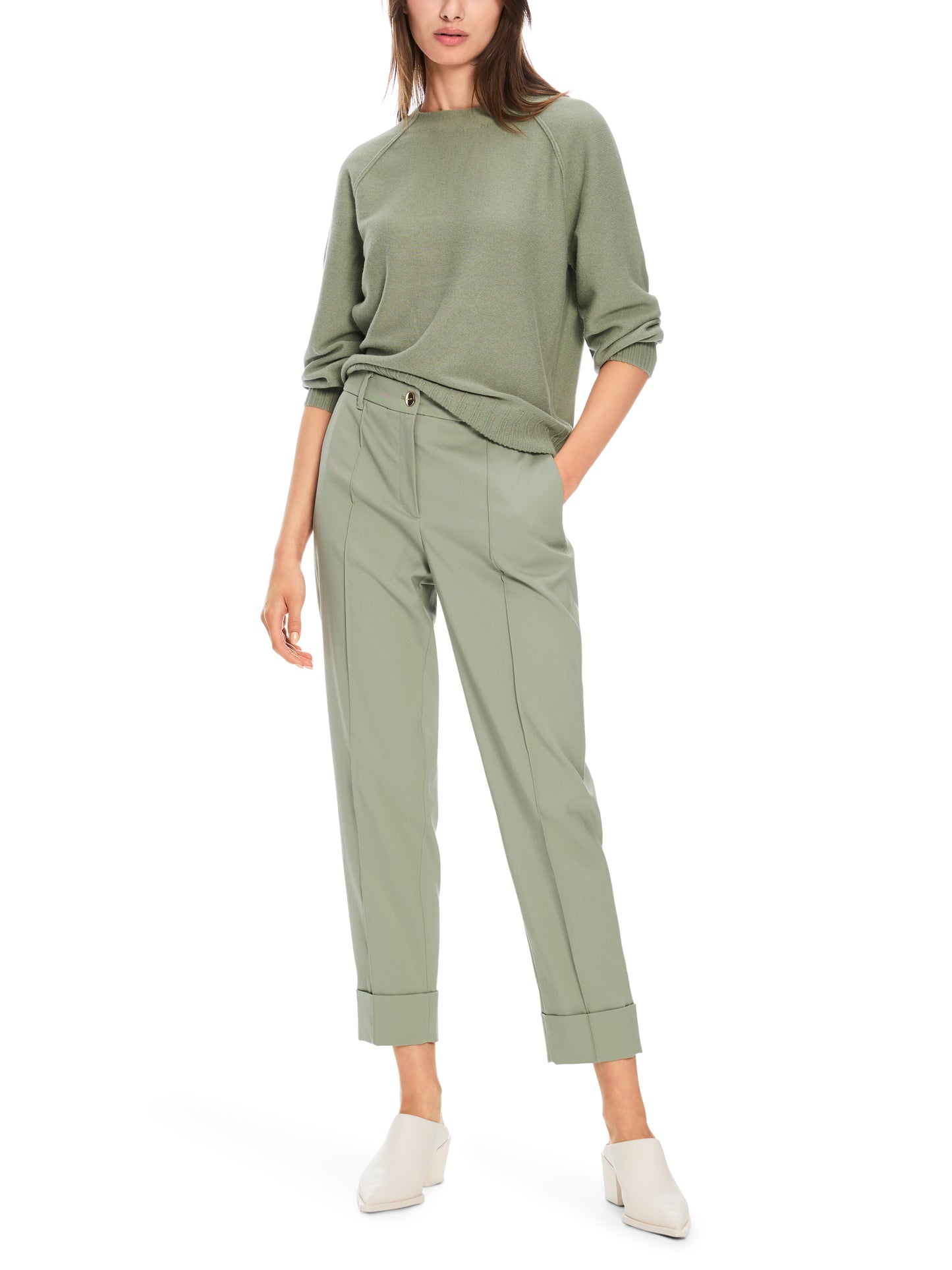 CLASSIC ROUND NECK RAGLAN SLEEVE JUMPER