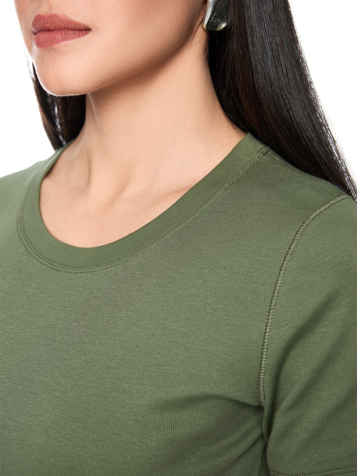 RIBBED SLIM CREW T-SHIRT IN OLIVINE