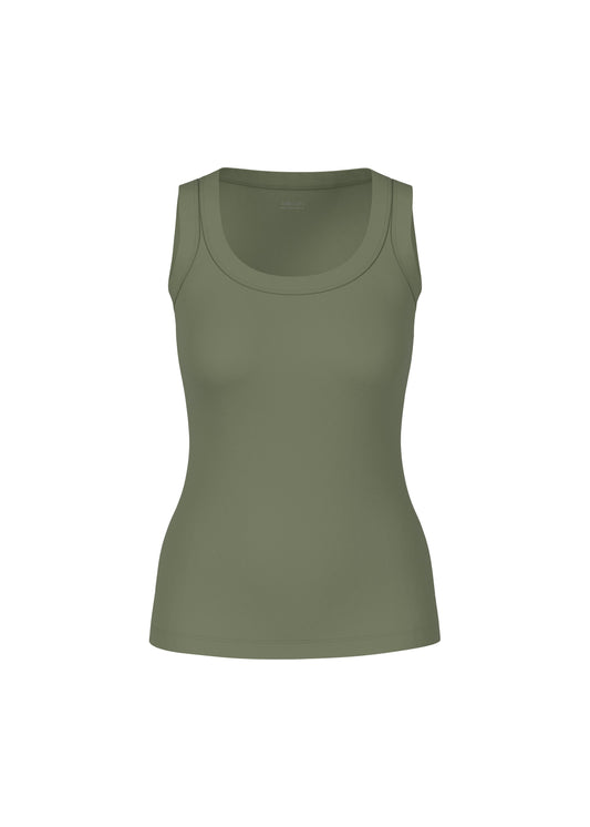 BASIC RIB SCOOP NECK TANK IN OLIVINE