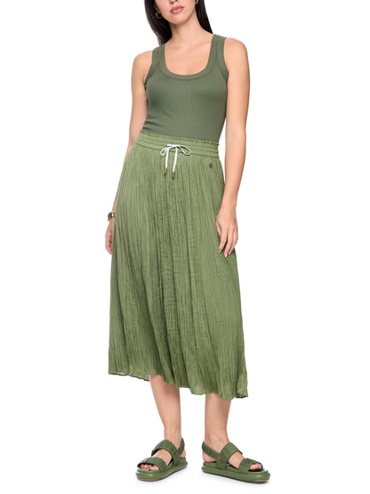 BASIC RIB SCOOP NECK TANK IN OLIVINE