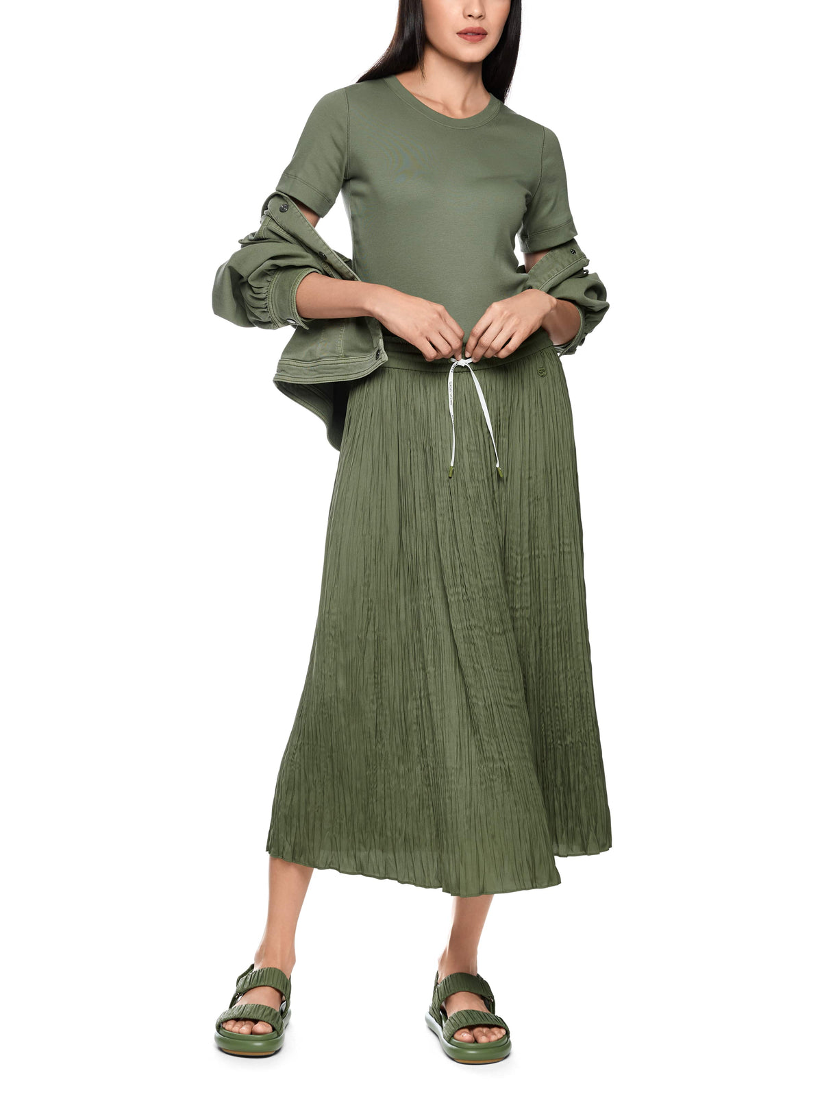 PLEATED SKIRT W ELASTIC WAISTBAND IN OLIVINE