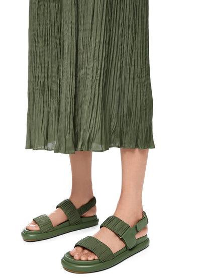 PLEATED SKIRT W ELASTIC WAISTBAND IN OLIVINE