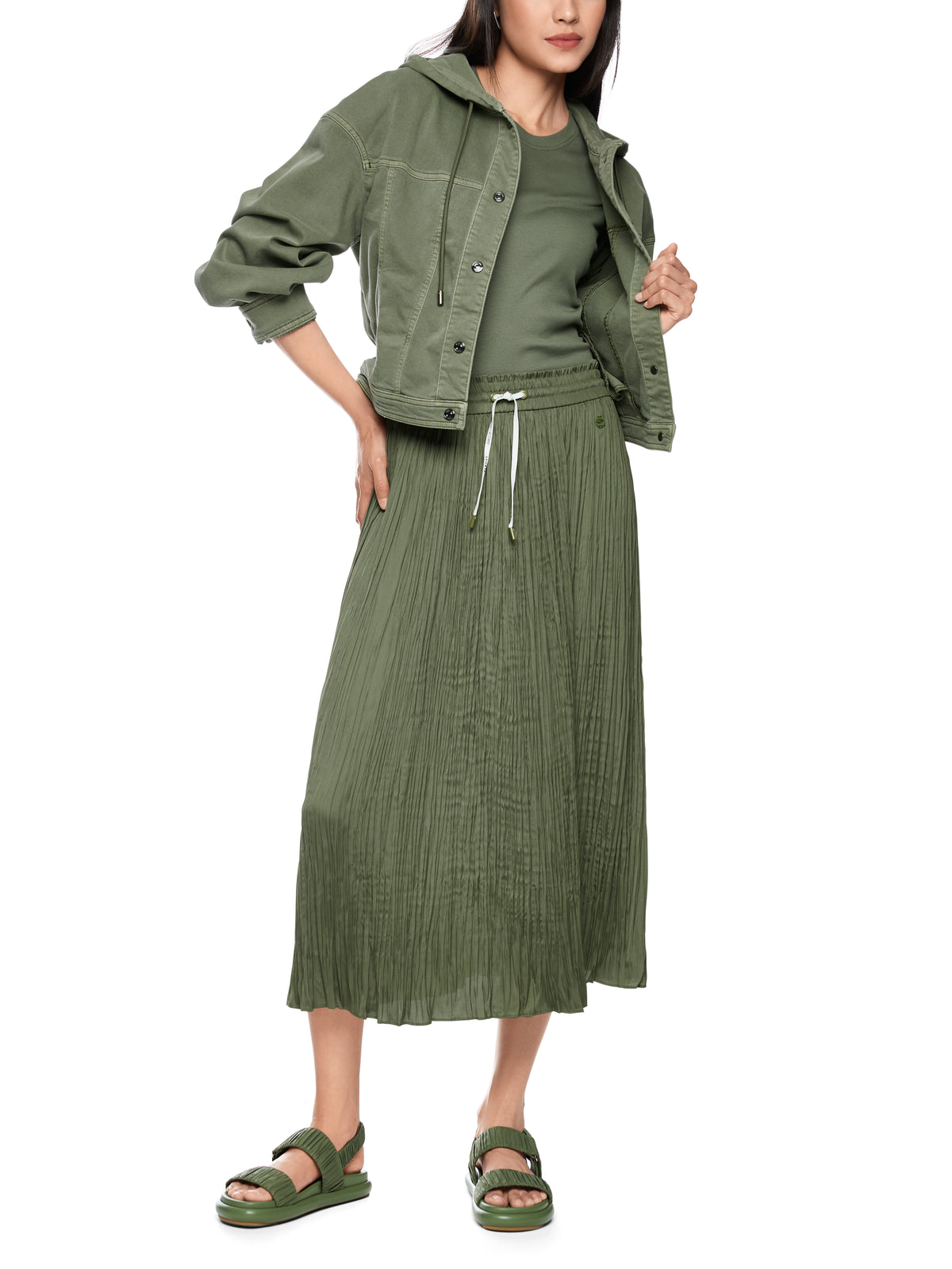PLEATED SKIRT W ELASTIC WAISTBAND IN OLIVINE