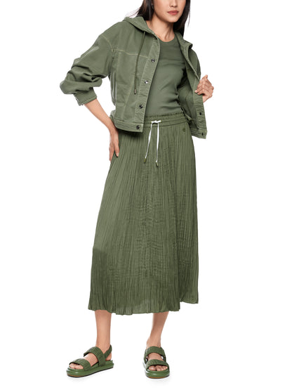 PLEATED SKIRT W ELASTIC WAISTBAND IN OLIVINE