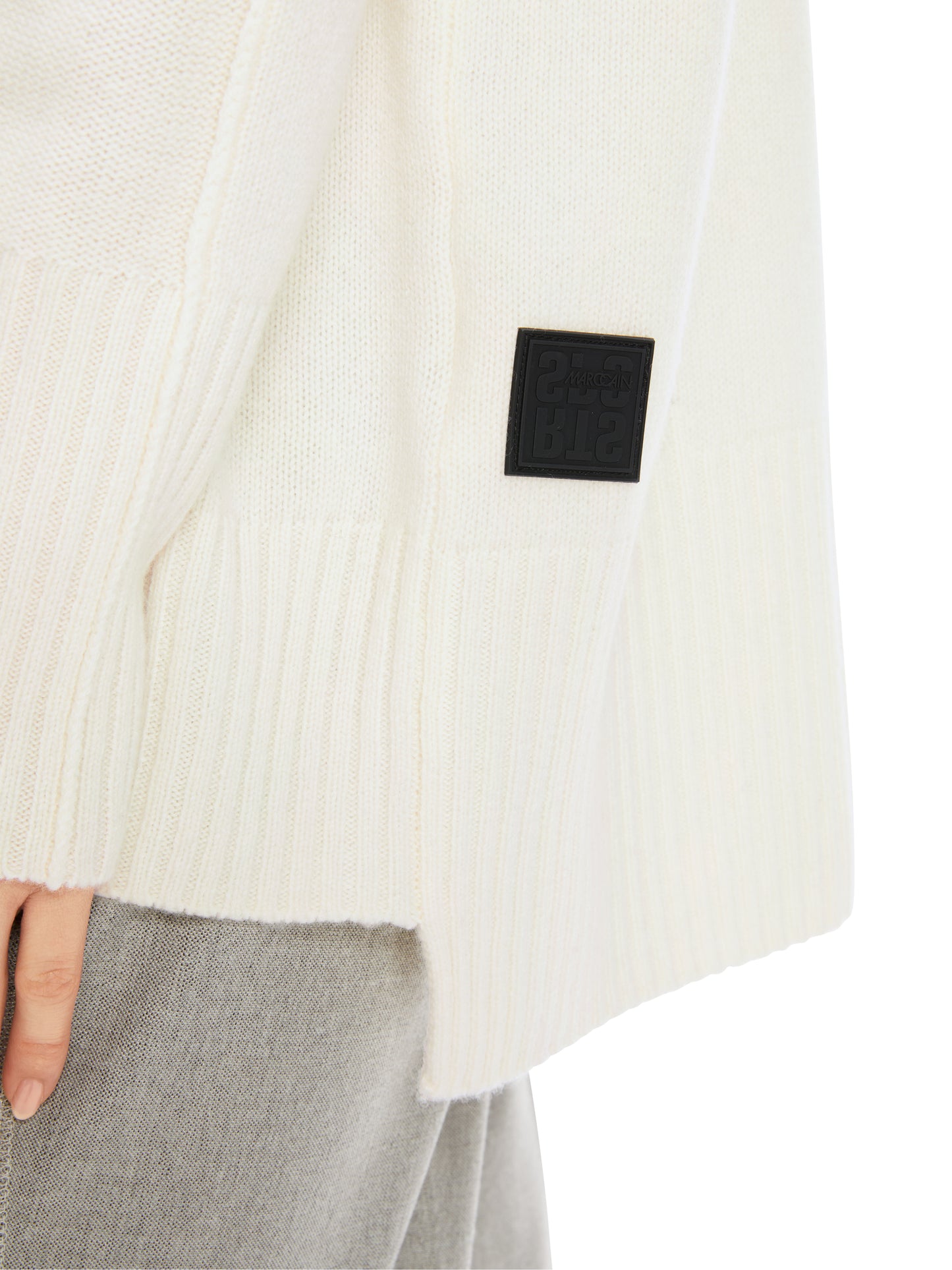 MOCK NECK LOOSE FIT KNIT