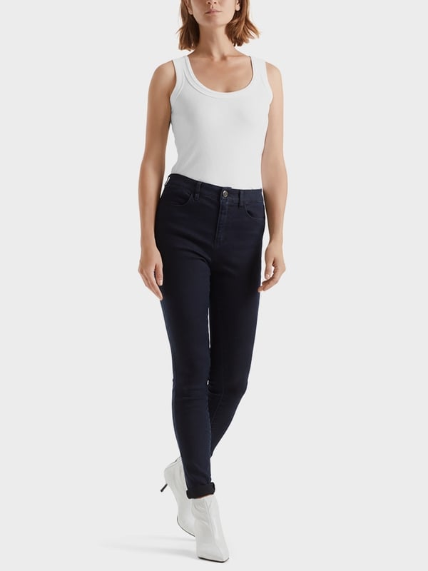 BASIC RIB SCOOP NECK TANK WHITE