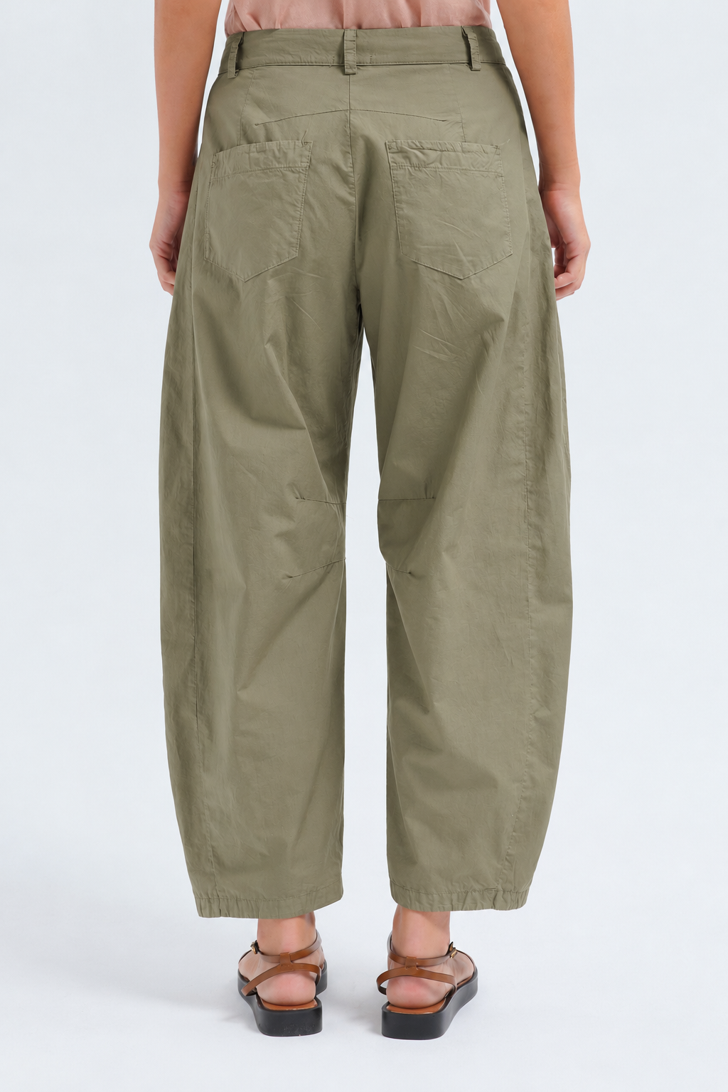 COTTON BARREL PANT IN GREEN