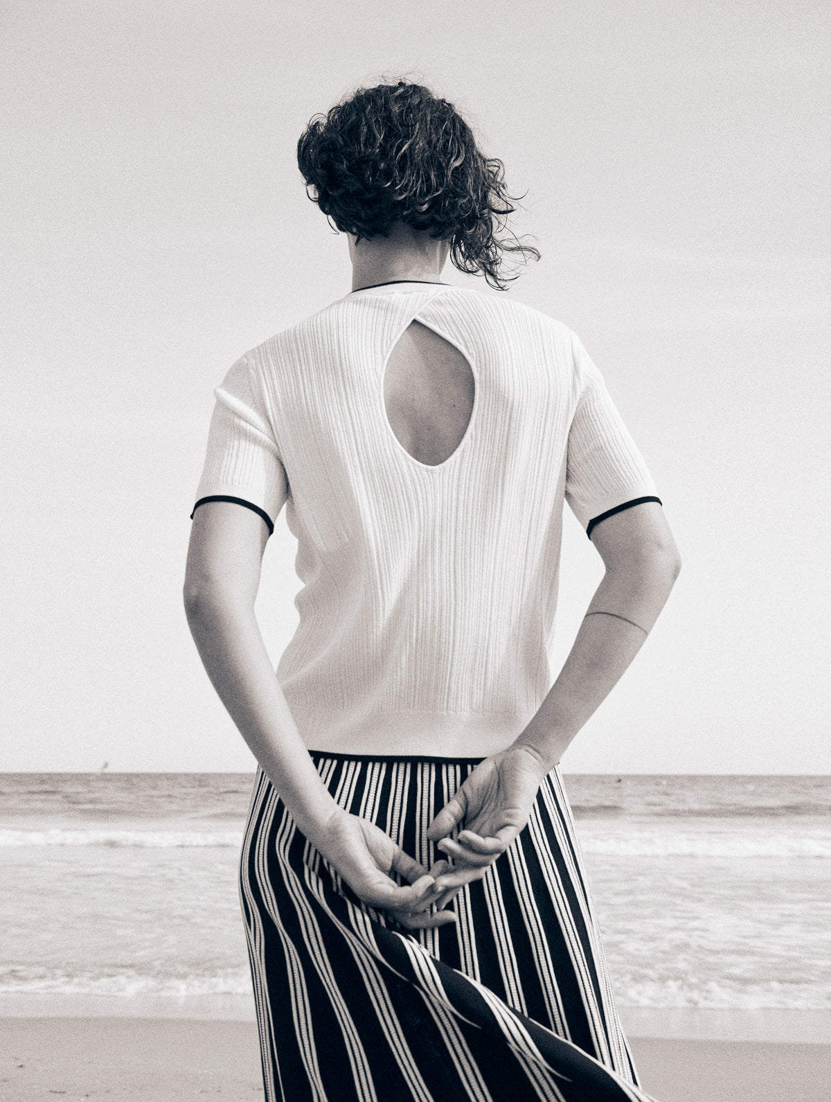 KNITTED CREW NECK SWEATER W CONTRASTING TRIM