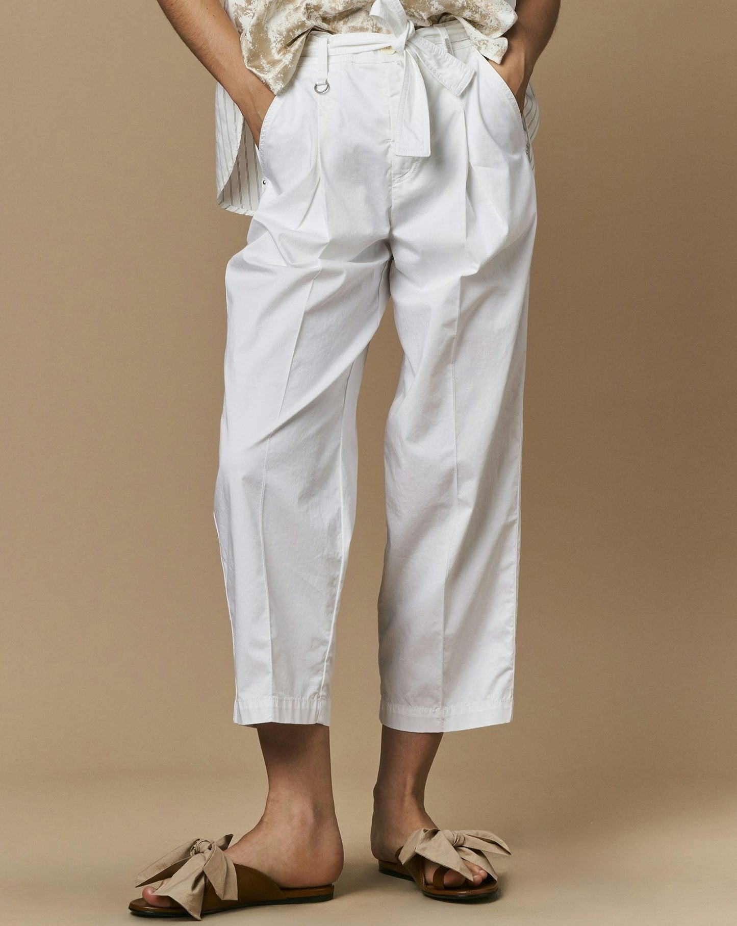 COURTEOUS WIDE LEG PLEATED FRONT PANTS IN COTTON SATIN