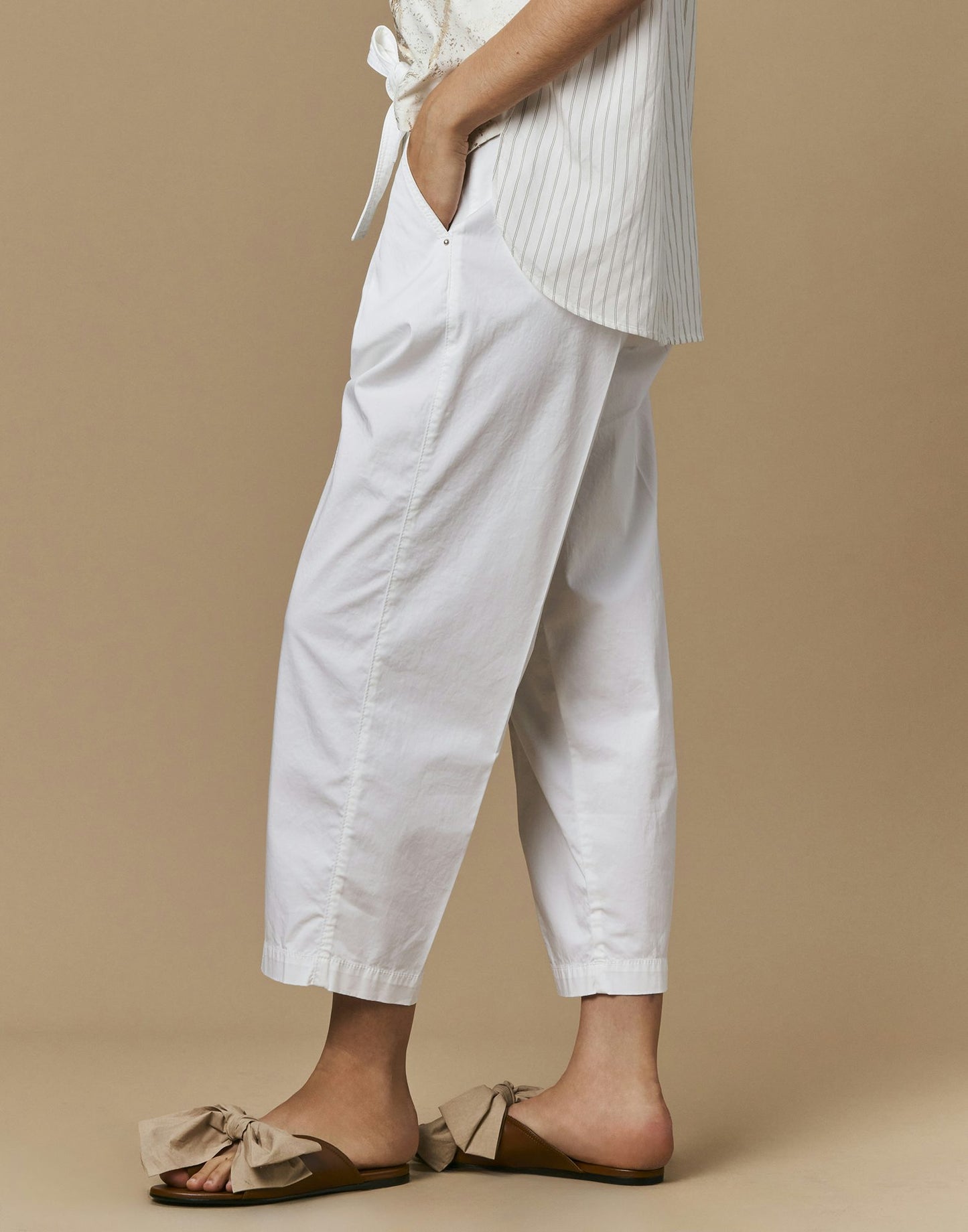 COURTEOUS WIDE LEG PLEATED FRONT PANTS IN COTTON SATIN