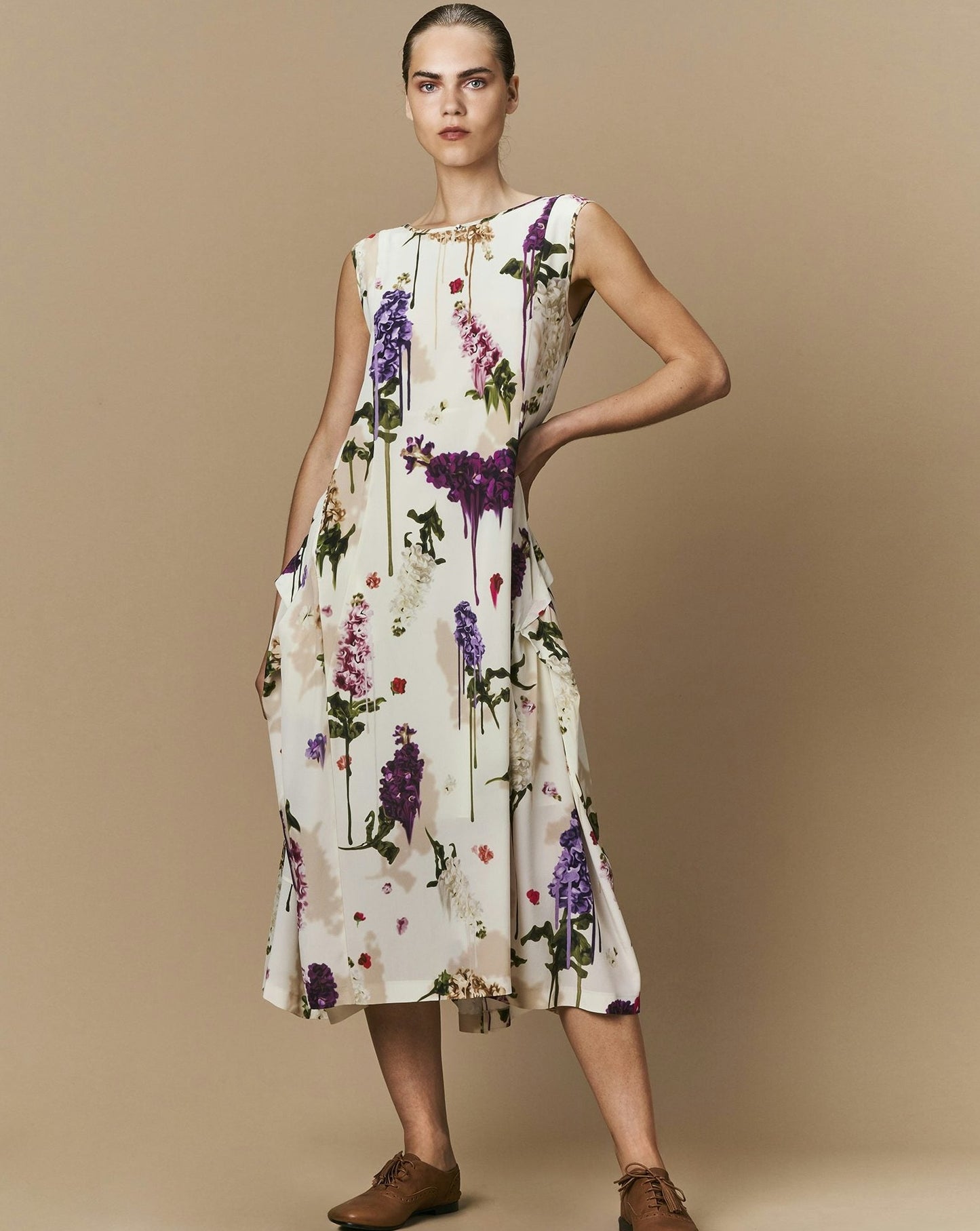 DAPPLED LIGHT FLOWING SLEEVELESS DRESS IN FLORAL PRINTED SILK
