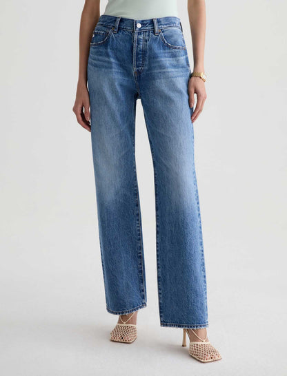 SYDNEY JEANS IN CANDID