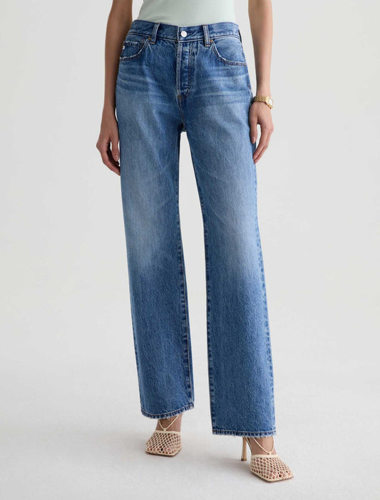 SYDNEY JEANS IN CANDID