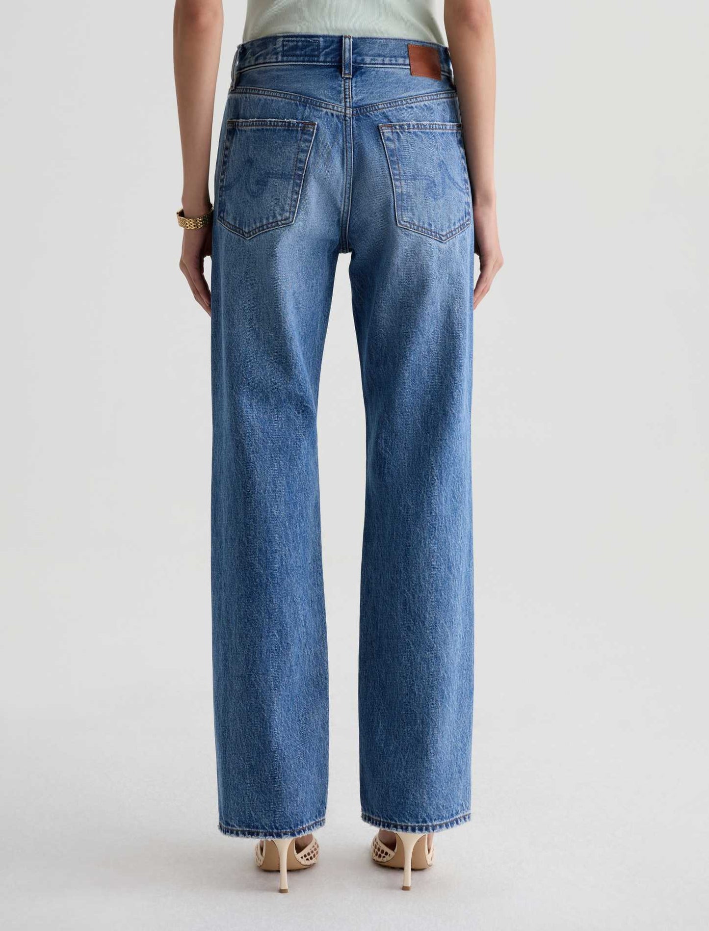 SYDNEY JEANS IN CANDID