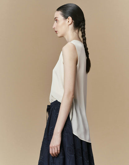 RECITAL FLARED SLEEVELESS SILK TOP