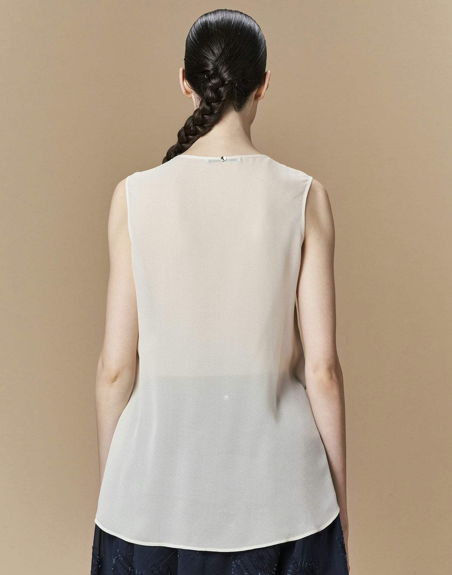 RECITAL FLARED SLEEVELESS SILK TOP