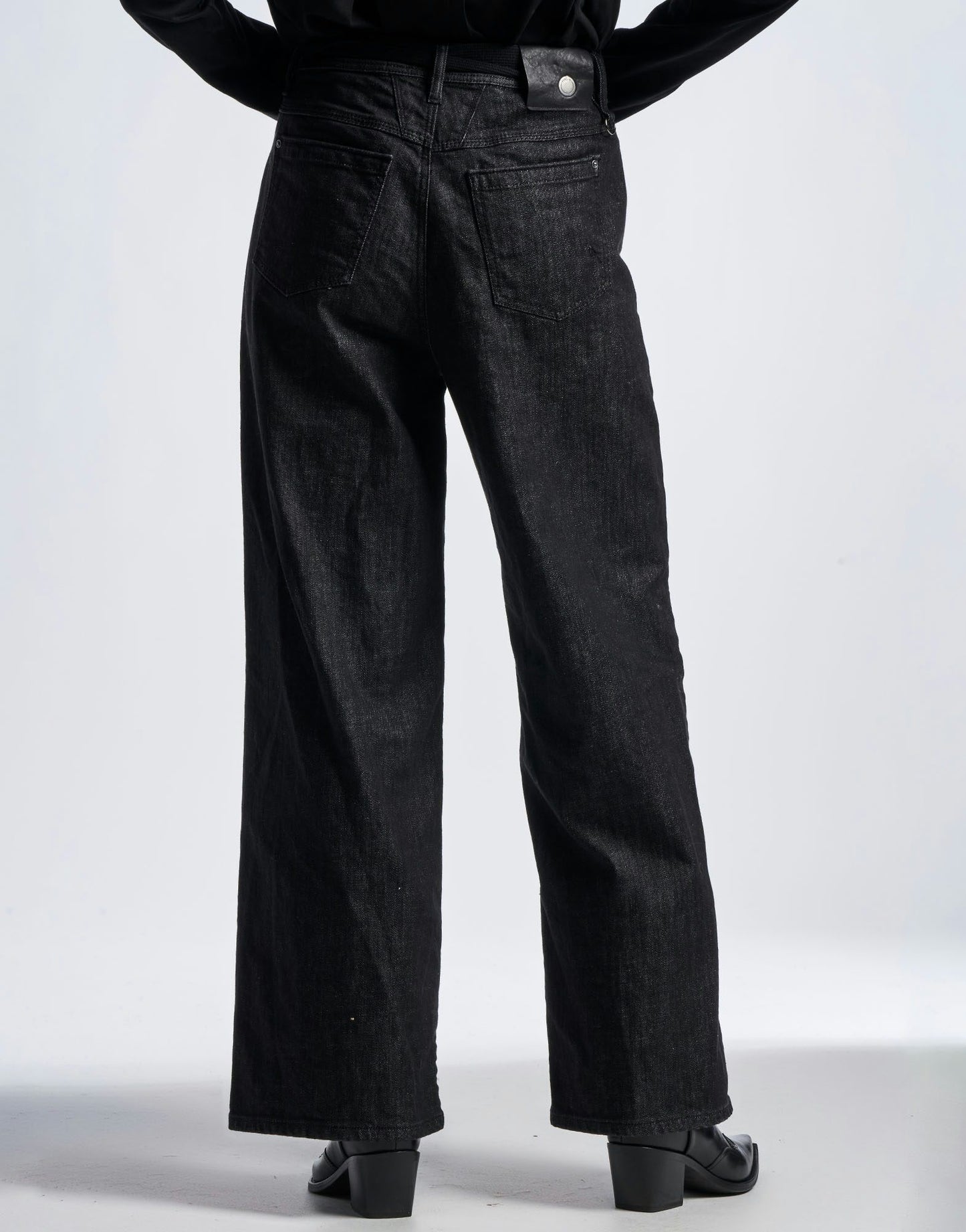 ULTIMATE WIDE LEG JEAN