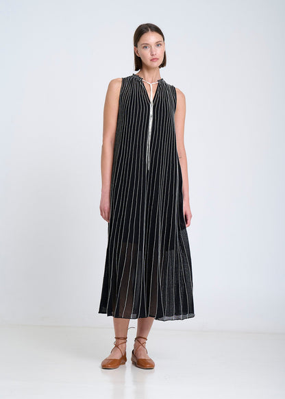 V-NECK KNTTED DRESS BLACK & WHITE STRIPES