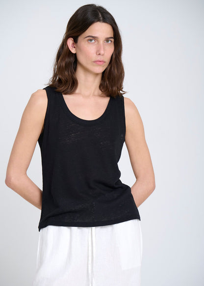 KNITTED SINGLET TOP IN BLACK